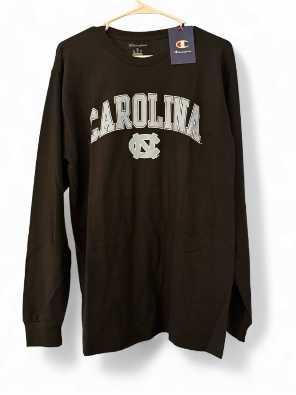 NWT Champion NCAA North Carolina Tar Heels Med Long Sleeve T-Shirt $40 MSRP